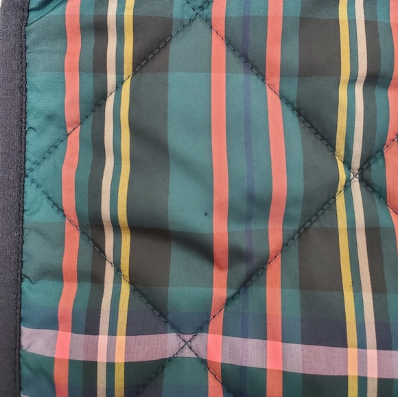 J. Crew Signature Tartan Excursion Puffer Vest Size L - Picture 6 of 6